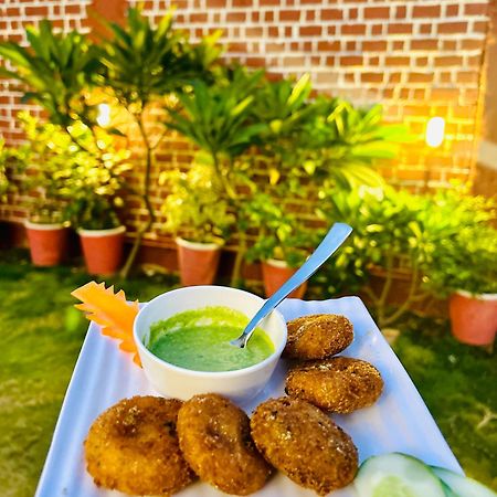Krishnam Resort Jabalpur Buitenkant foto
