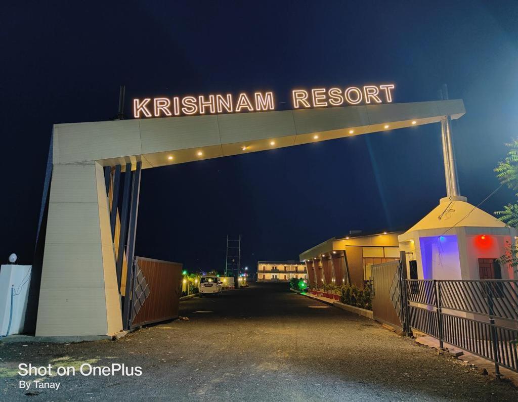 Krishnam Resort Jabalpur Buitenkant foto