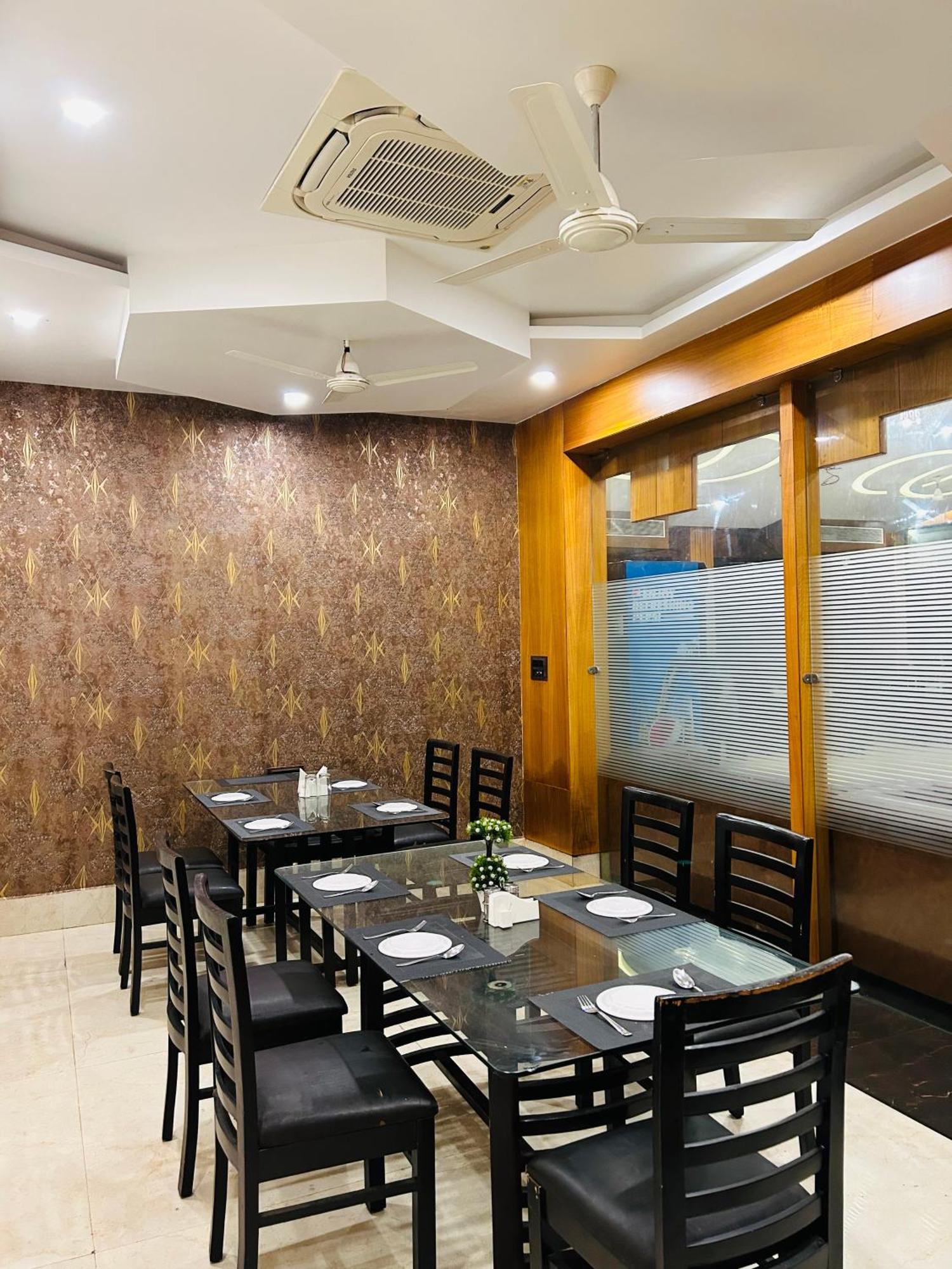 Krishnam Resort Jabalpur Buitenkant foto