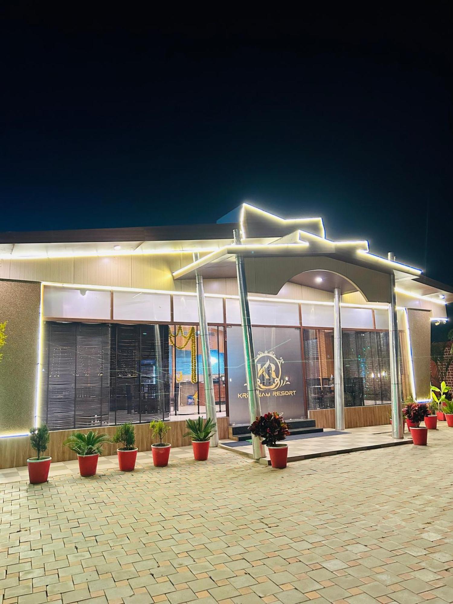 Krishnam Resort Jabalpur Buitenkant foto